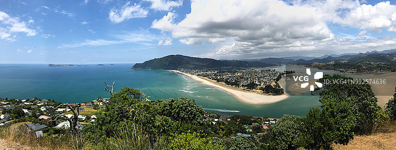 科罗曼德尔帕库山观看派努伊和泰鲁阿港全景图片素材
