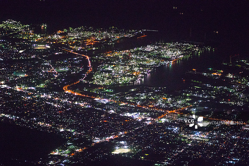 日本千叶县市原市夜间鸟瞰东京湾图片素材