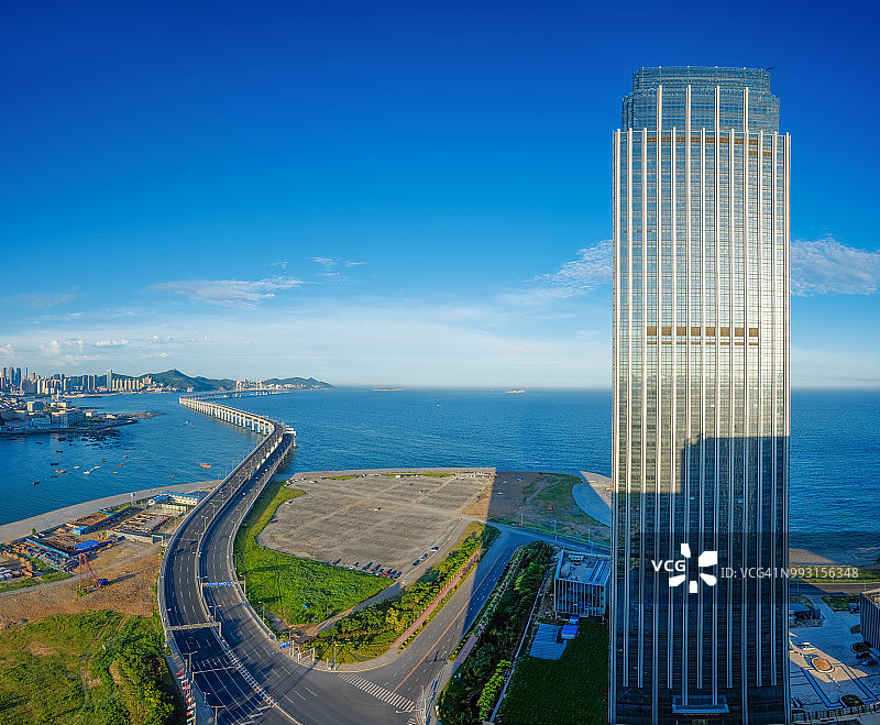 中国辽宁大连星海湾大桥的日光图片素材