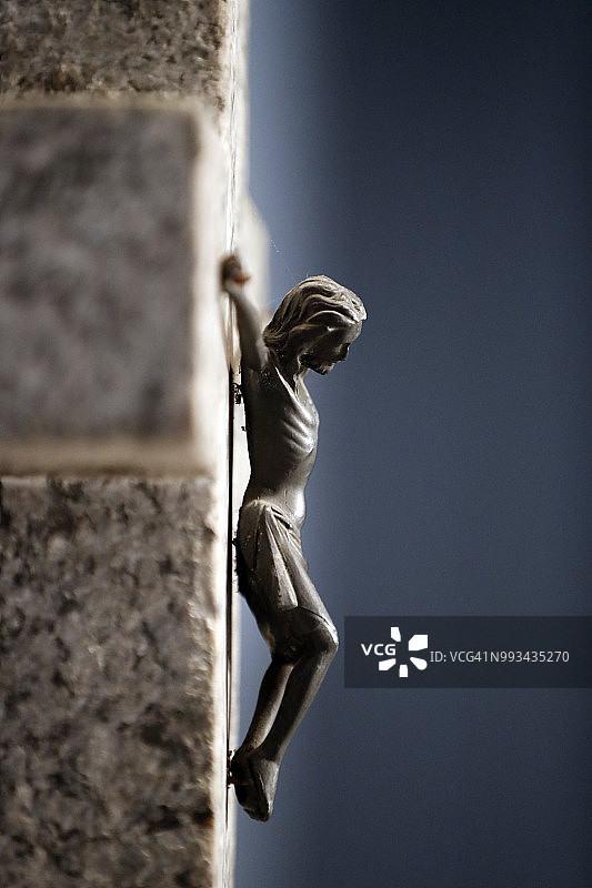 法国勒法耶墙上的十字架图片素材