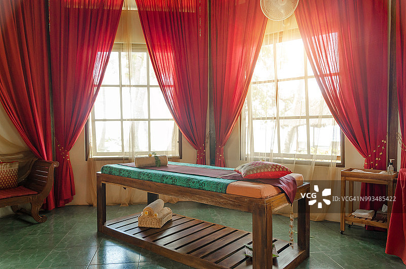 印度尼西亚巴厘岛：可欣赏海景的健康水疗中心图片素材