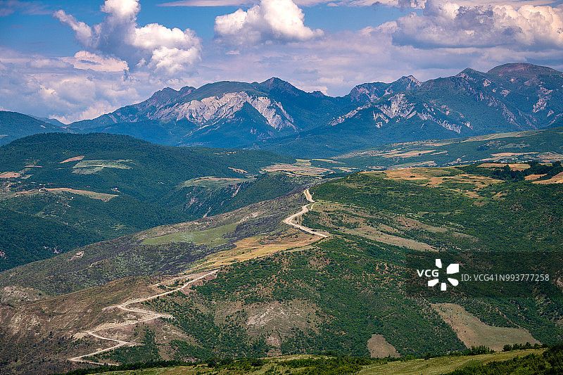 阿塞拜疆戈布斯坦的群山图片素材