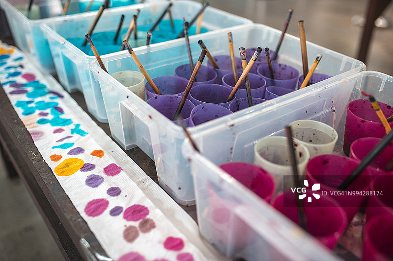 蜡染工坊的绘画配件图片素材