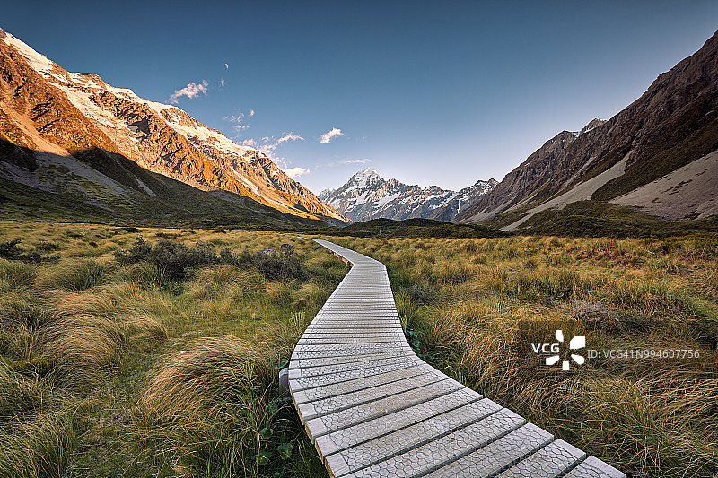 狂风山谷图片素材