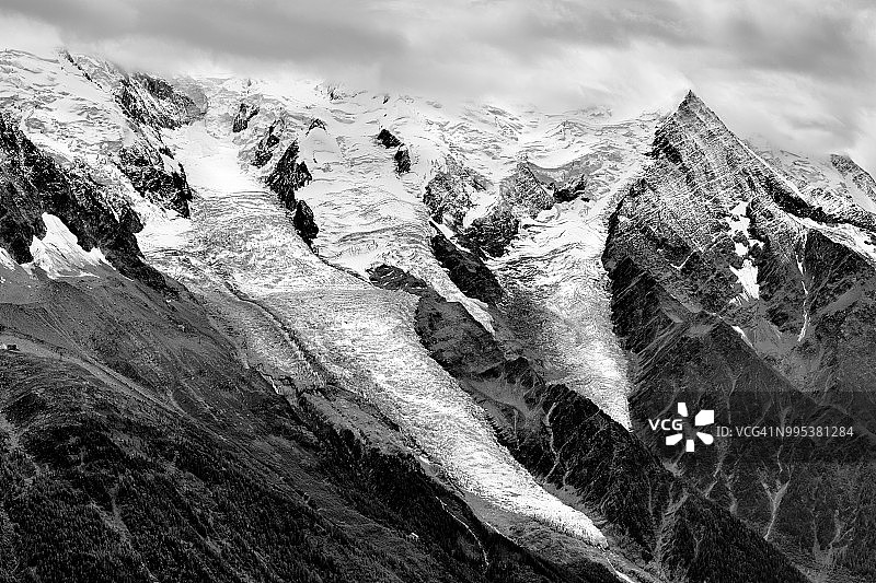 勃朗峰的博松冰川和塔孔纳兹冰川，霞慕尼，法国阿尔卑斯山图片素材