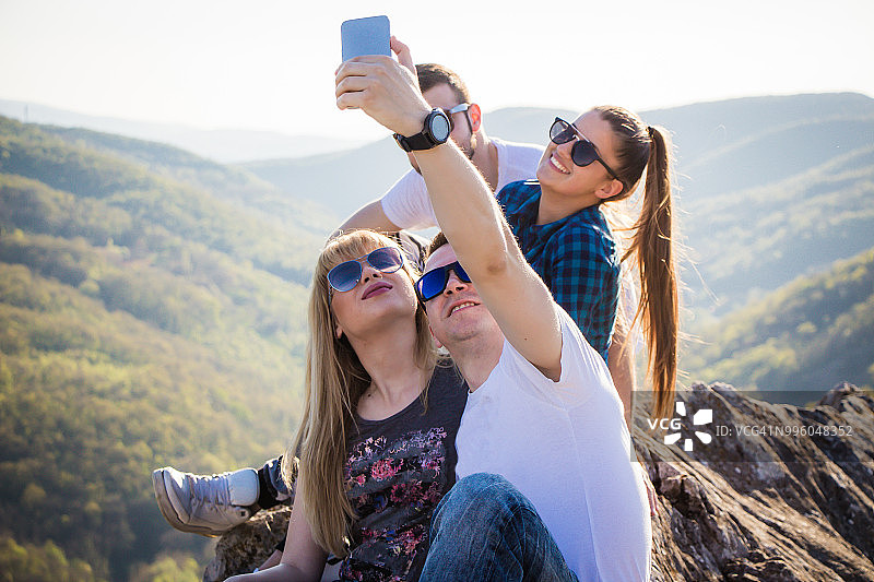 一群人自拍图片素材
