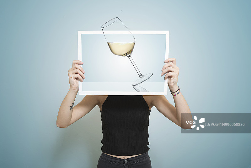 白葡萄酒杯图片素材