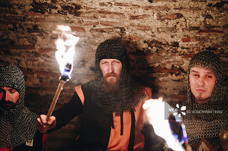 骑士与火焰图片素材