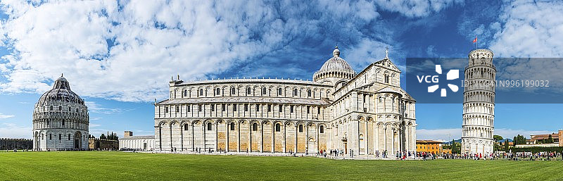 意大利比萨斜塔和比萨大教堂图片素材