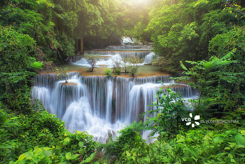 淮美卡敏瀑布图片素材