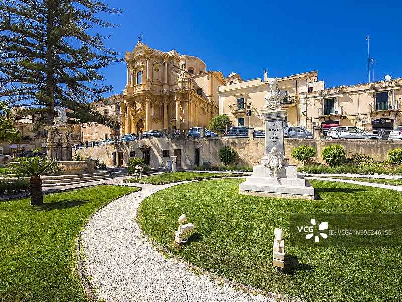 意大利西西里岛锡拉库萨省诺托谷圣多明我巴洛克式教堂，联合国教科文组织世界遗产图片素材