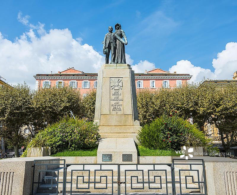 法国科西嘉岛巴斯蒂亚圣尼古拉广场战争纪念碑图片素材