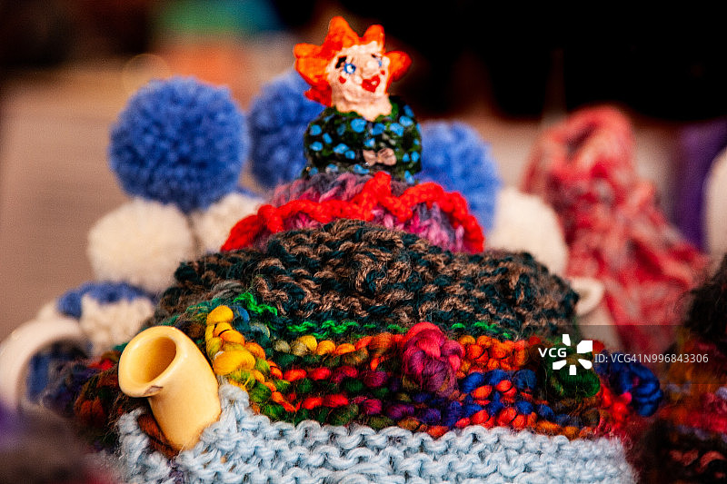 手工编织的茶壶保暖套图片素材