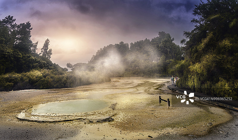 新西兰北岛罗托鲁瓦怀欧塔普地热区图片素材