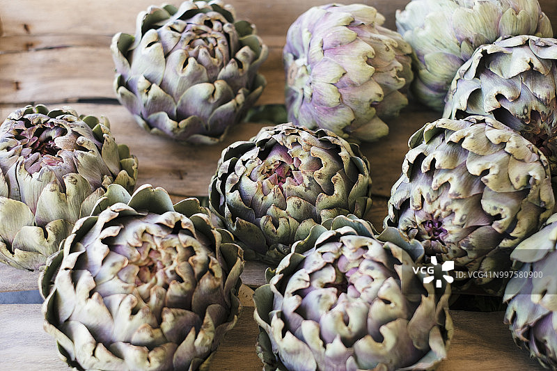 意大利市场的朝鲜蓟心图片素材