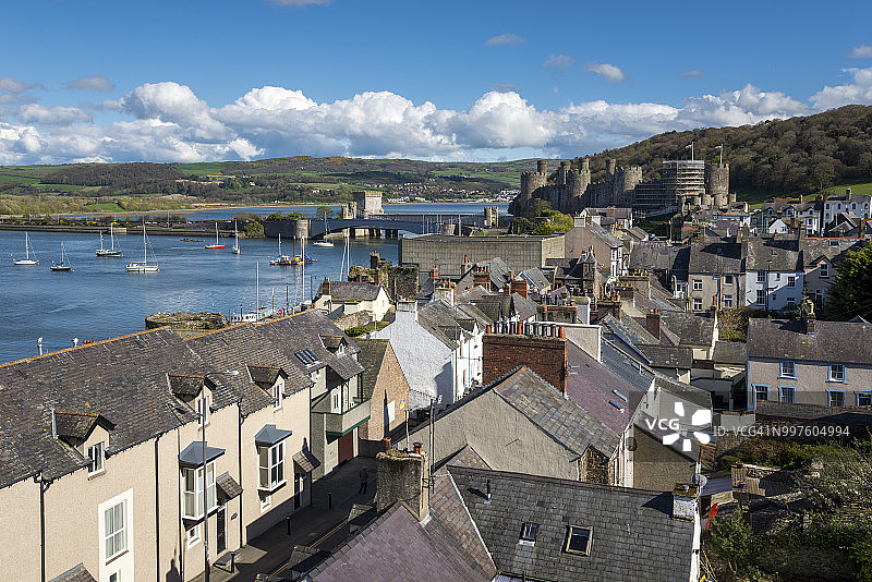 北威尔士康威镇的城墙图片素材