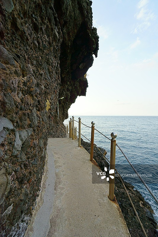 郁陵岛悬崖海滩步道图片素材