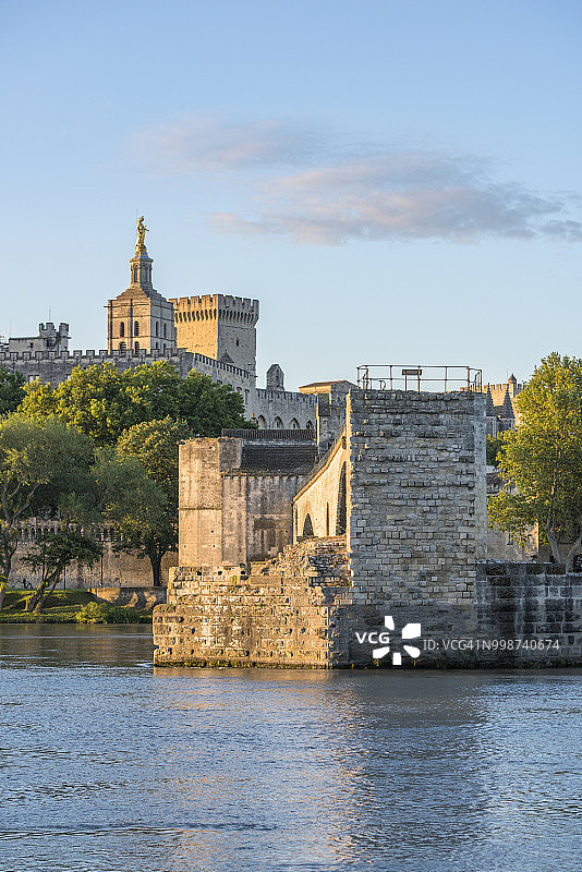 法国普罗旺斯阿维尼翁桥图片素材