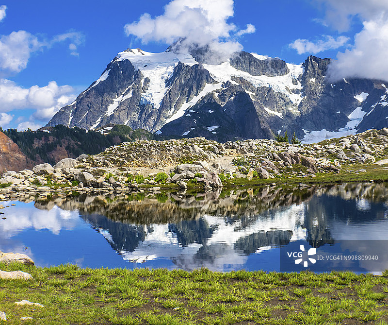 从艺术家点观赏舒克桑山，贝克山公路，美国华盛顿州图片素材