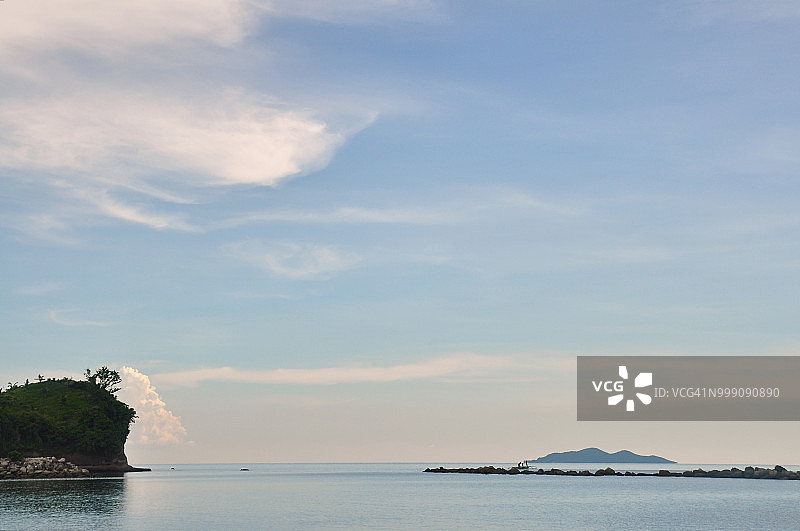日落前海滩上的海岸图片素材