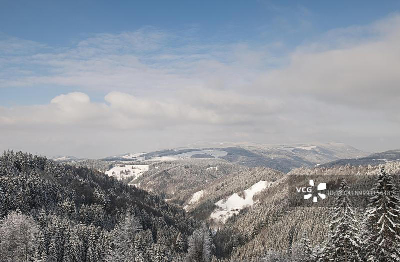 德国巴登-符腾堡州黑森林雪山景色图片素材