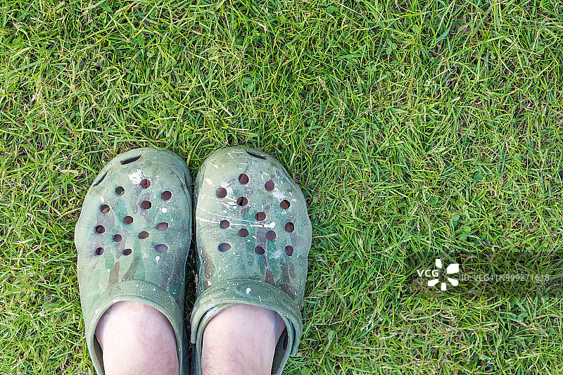 脏污的拖鞋图片素材