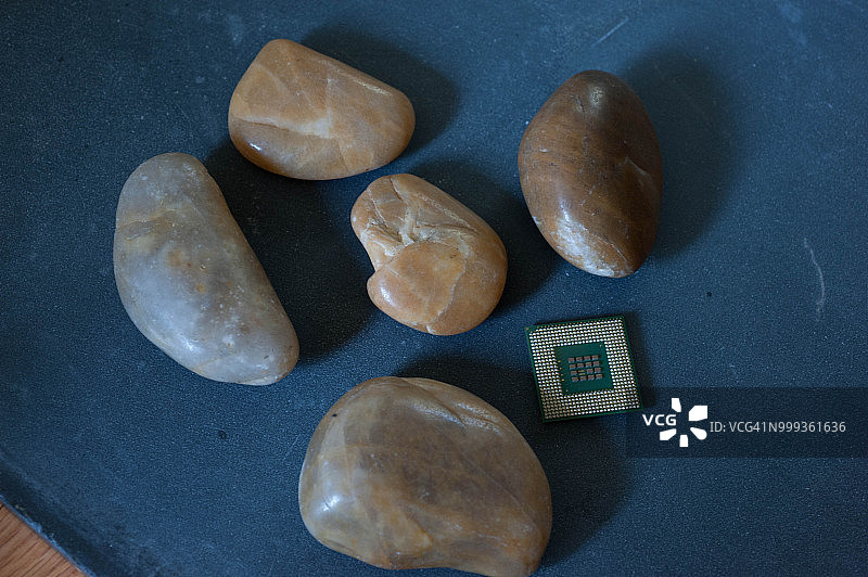 旧芯片和新芯片图片素材