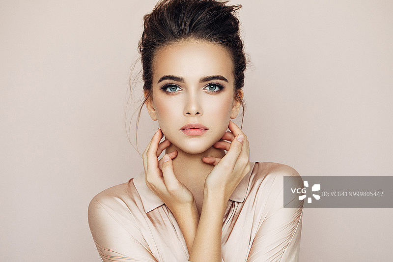 化妆的美女图片素材