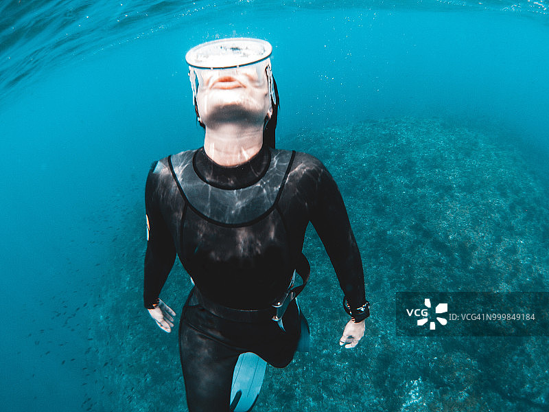 自由潜水图片素材