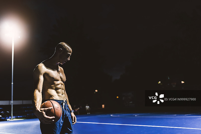 他将篮球运动提升到了新的高度图片素材