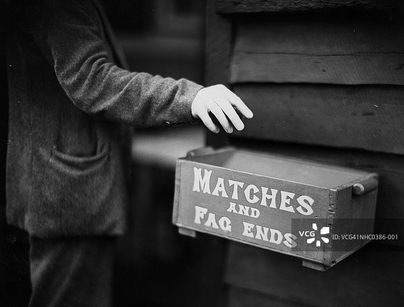 火柴和烟头图片素材