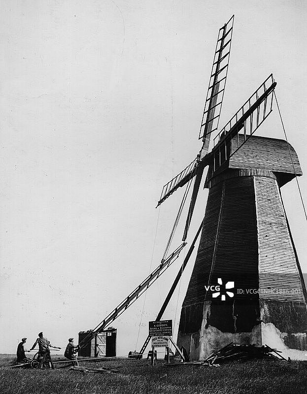 修复后的风车图片素材