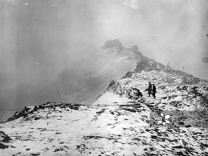 斯诺登山顶图片素材