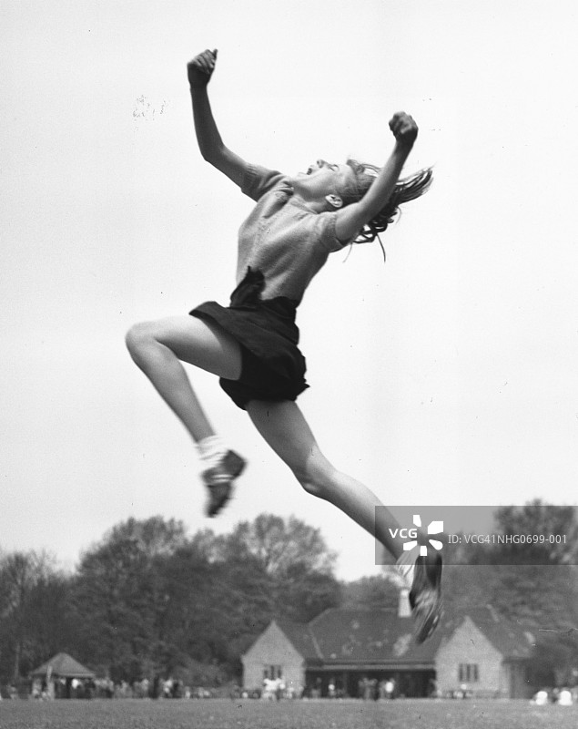 跳跃的女人图片素材