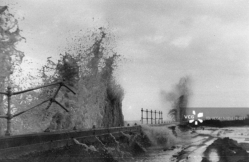 狂风潮汐图片素材