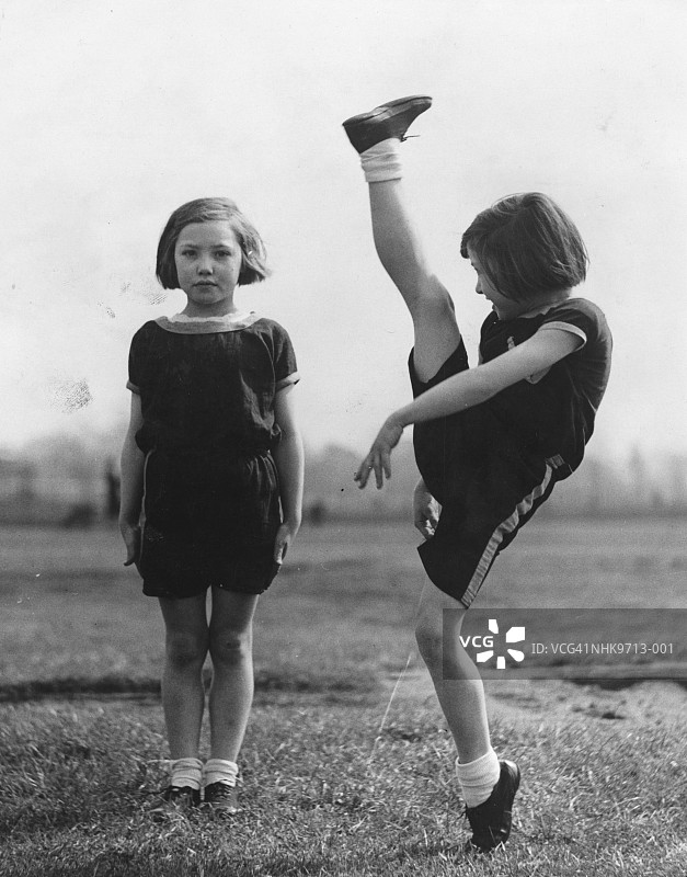 高踢腿图片素材