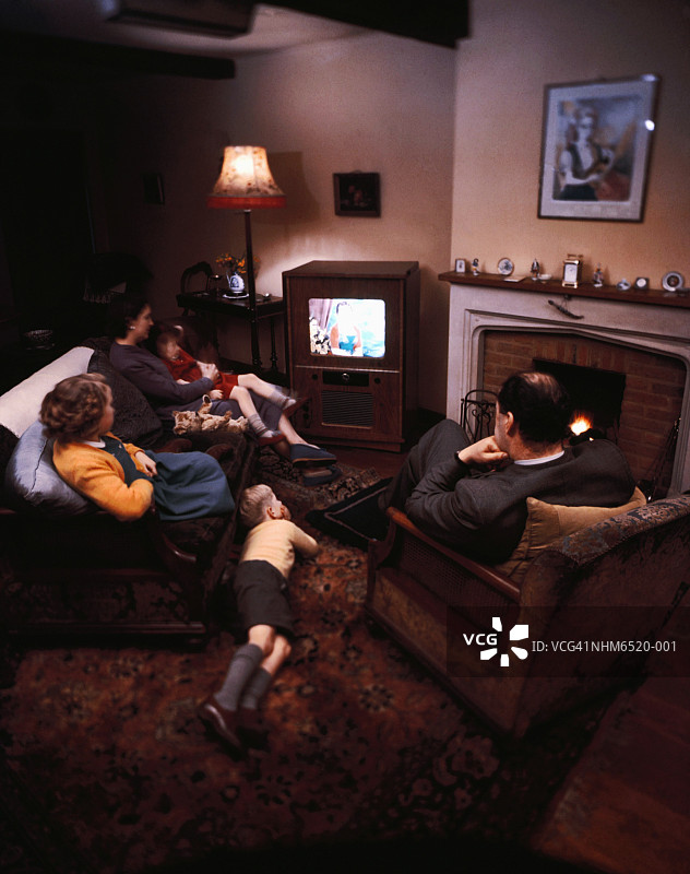 家庭观看图片素材