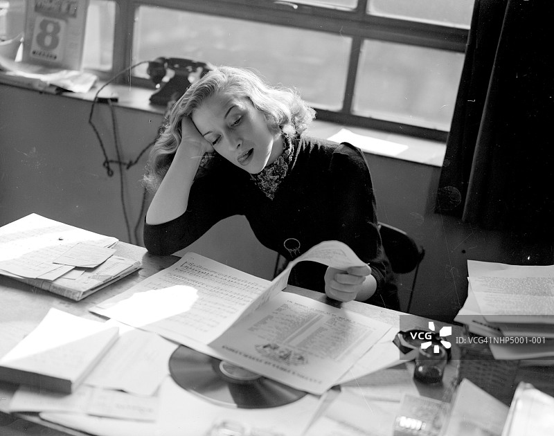 消磨时间图片素材