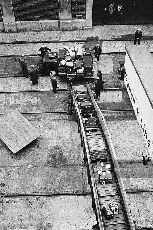 卸行李图片素材