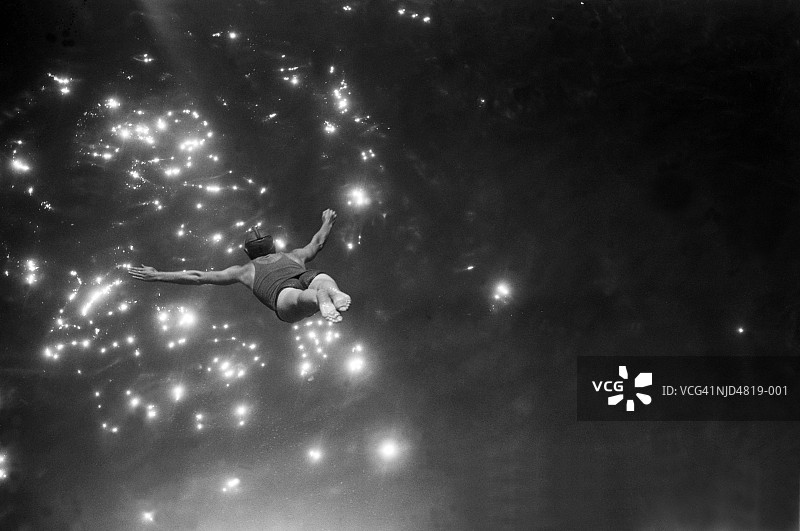 潜水员视角图片素材