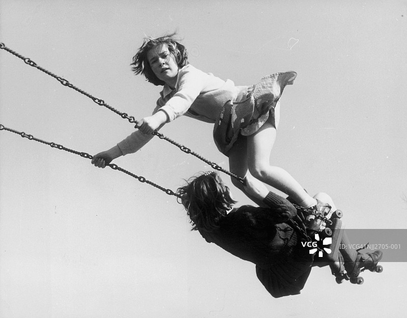 高空秋千图片素材