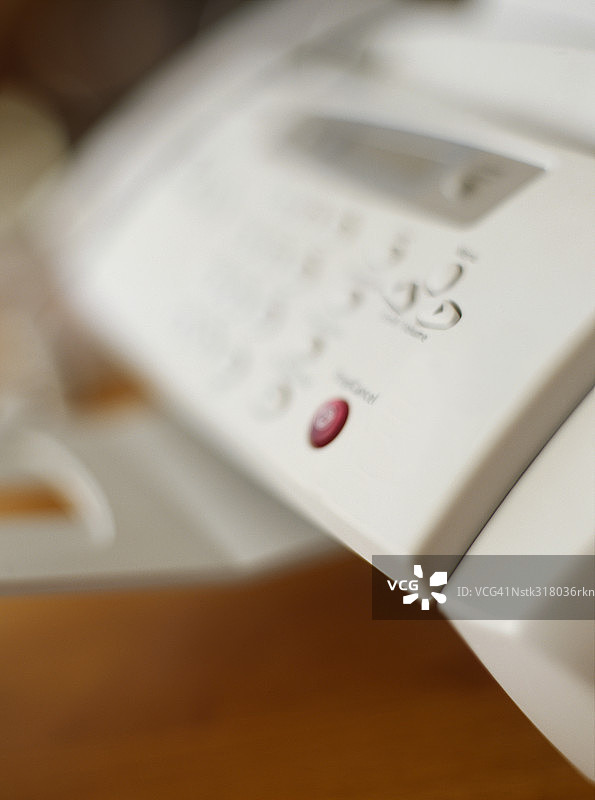 办公室里的传真机特写图片素材