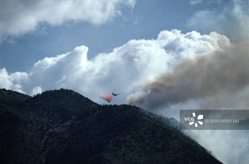 森林灭火图片素材