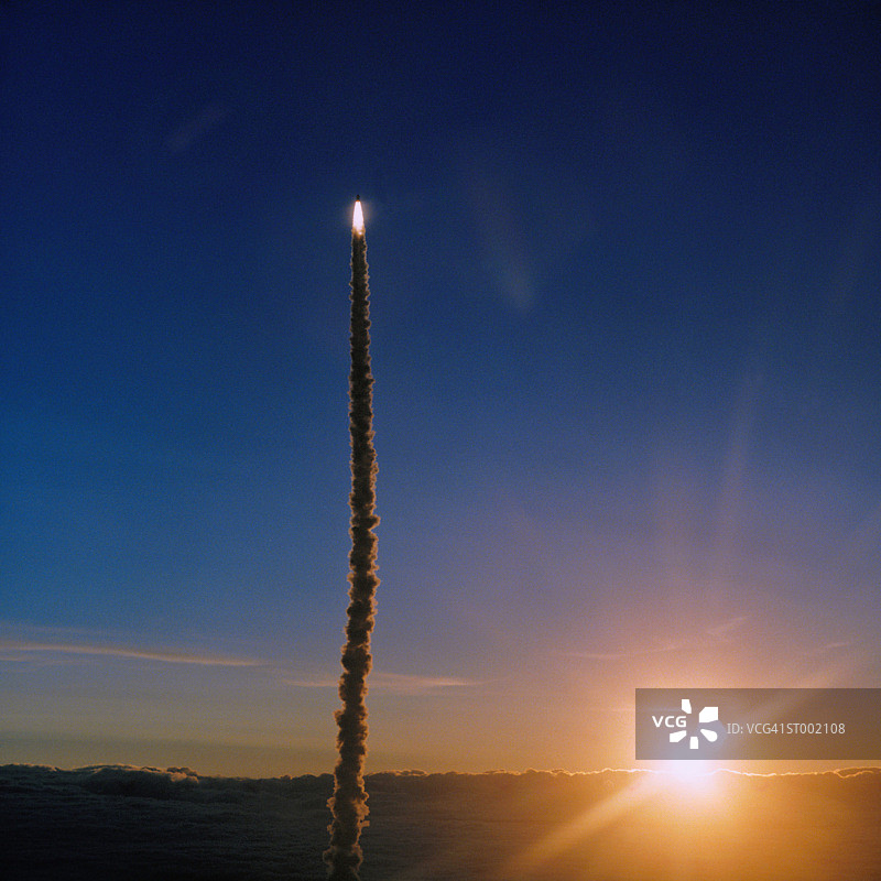 航天飞机发射图片素材