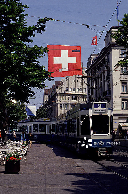 瑞士国旗和电车图片素材