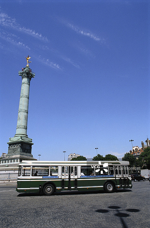 巴黎的巴士图片素材