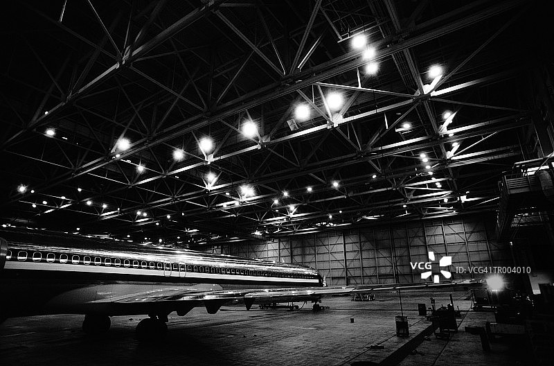 机库中的喷气机图片素材