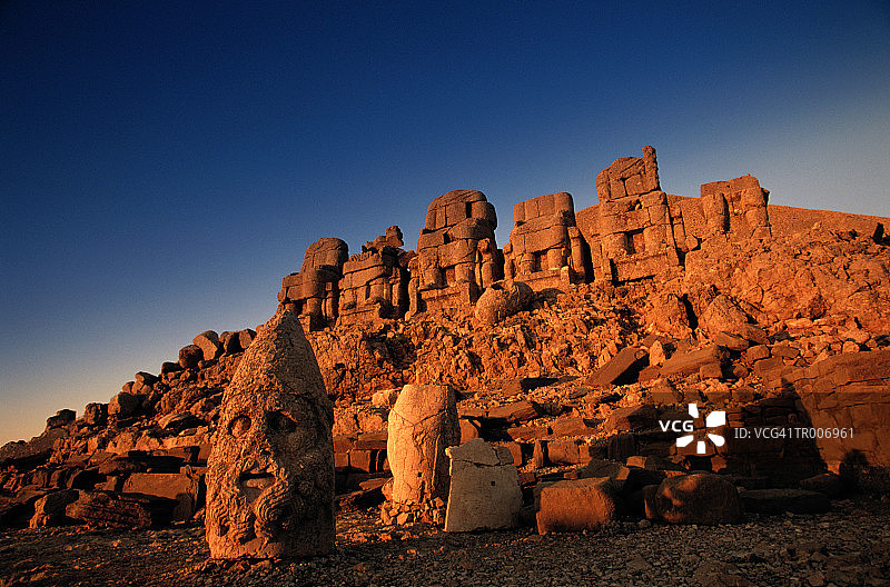土耳其内姆鲁特达吉纪念碑图片素材