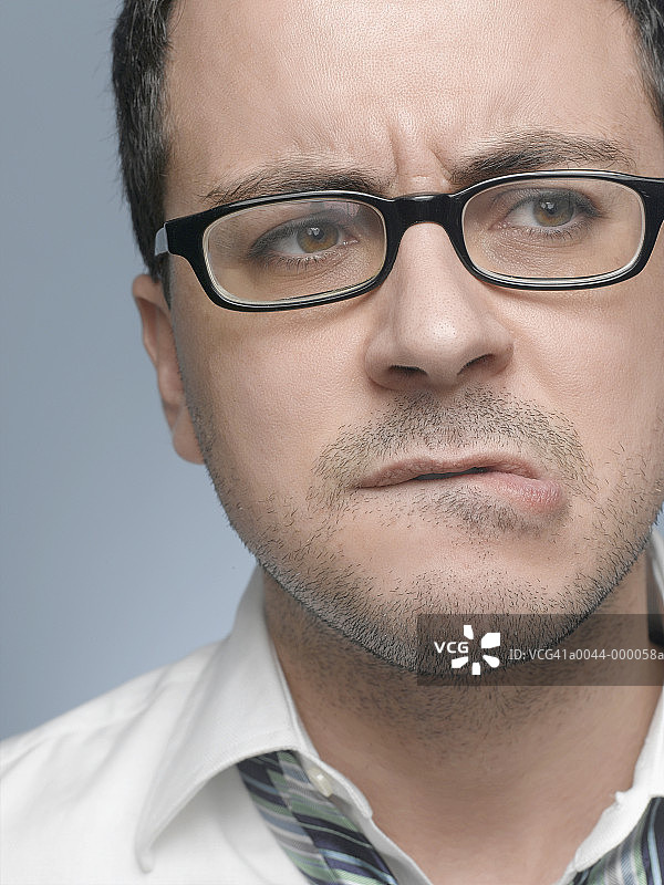 思考的男人图片素材