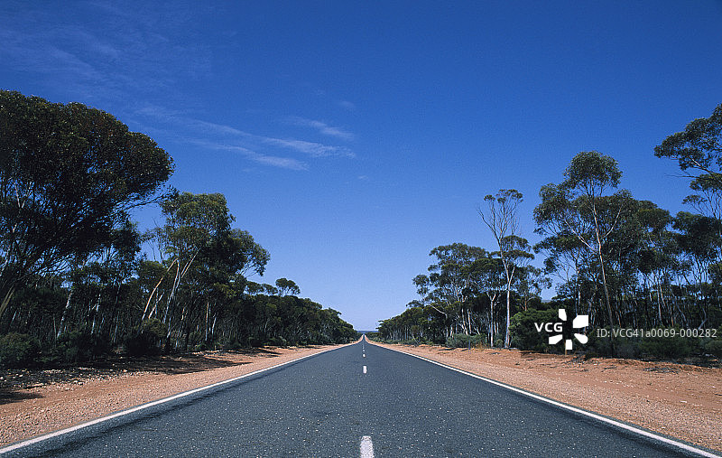 空旷的乡村道路图片素材